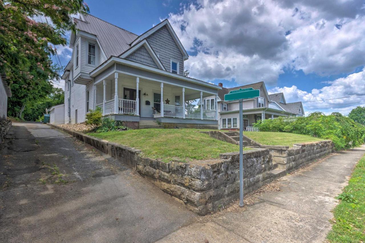 Private Solar Hill Apartment In Downtown Bristol! Exterior photo